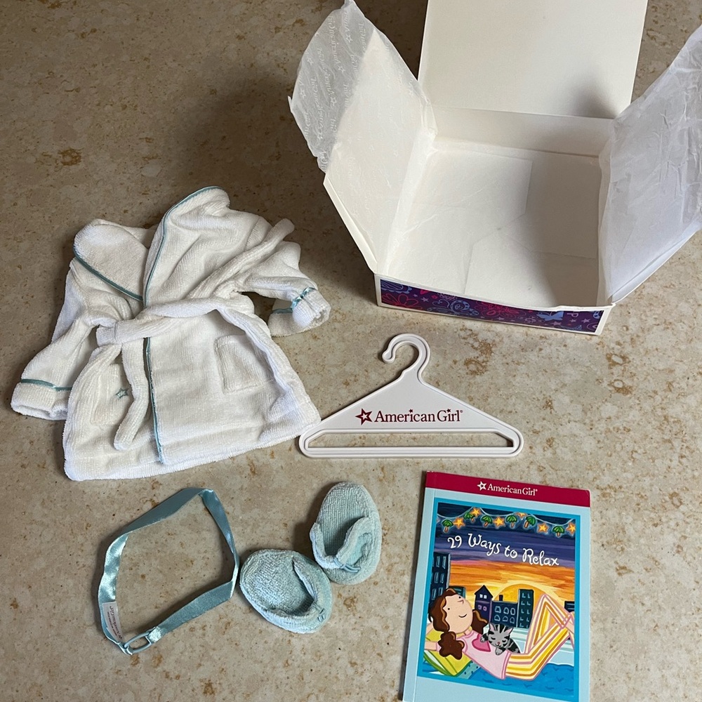 Retired (2008) American Girl Just Like You Cozy Star Robe Set.